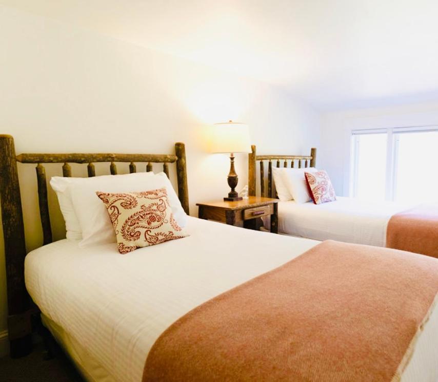 Kedron Valley Inn ウッドストック エクステリア 写真